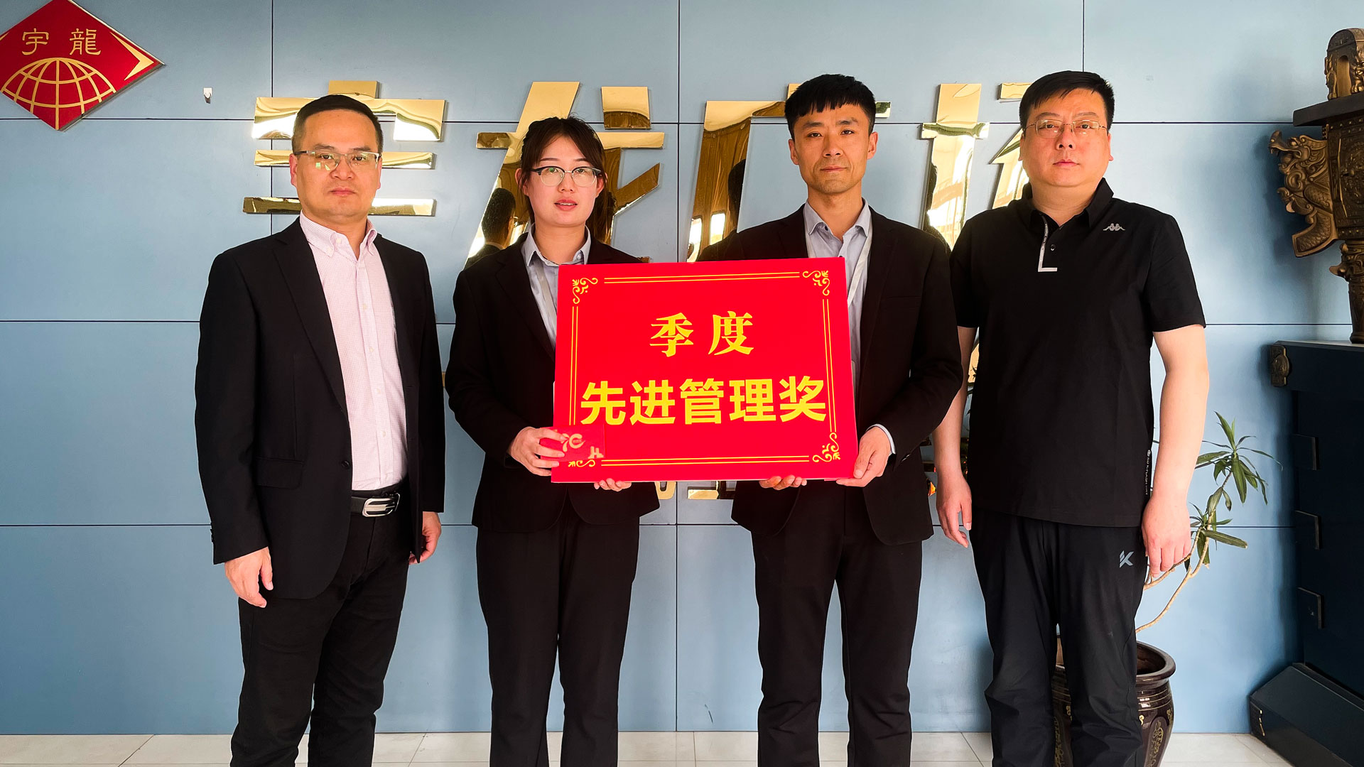 百貨公司：樹榜樣立標(biāo)桿，作表率促提升圖二.jpg